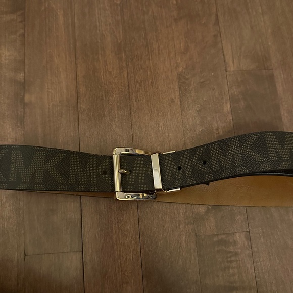 Michael Kors - Picture 1 of 5